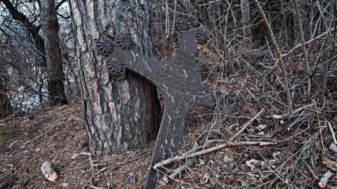 Forgotten Souls  - St.-Clements-Pioneer-Cemetery6.jpg