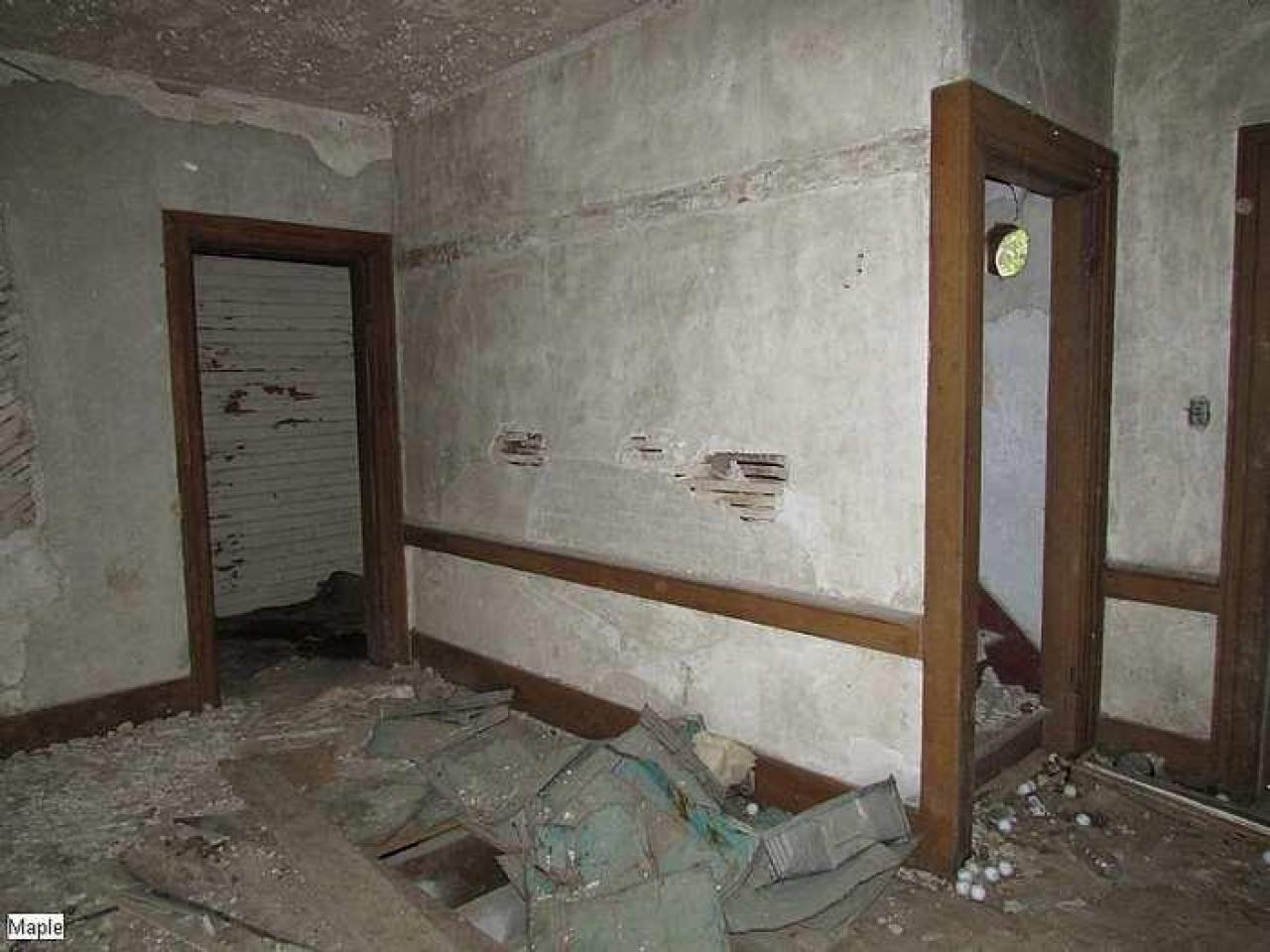 No Upstairs pics - Reuben-Heise-House9.jpg