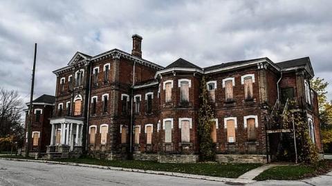 Stuck Outside - Century-Manor-Asylum295.jpg