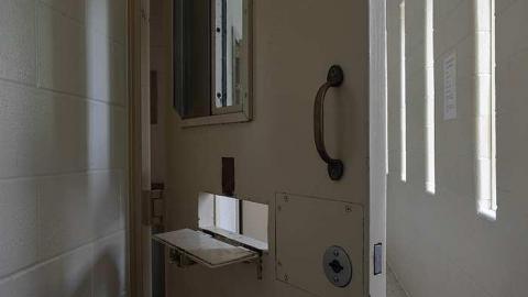 Unexpected Entry - DSC_0304.jpg