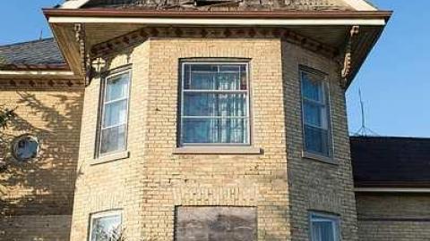 McGillivray Manor - McGillivray-Manor2.jpg