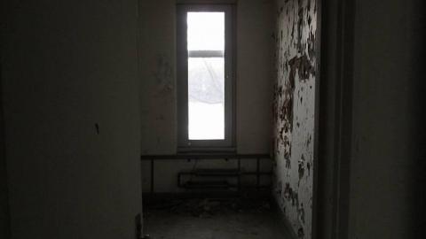Paint will peel - Century-Manor-Asylum424.jpg