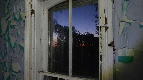 Eramosa Farmhouse - Stone,-Cars,-and-a-Frog3.jpg