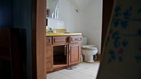 Hidden Treasures  - Who-Owns-These-Memories39.jpg