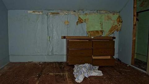 Hidden Treasures  - Who-Owns-These-Memories44.jpg