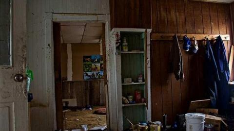 Hidden Treasures  - Who-Owns-These-Memories45.jpg