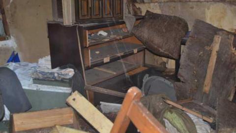 Burlington Hoarder - Hoarders-Trash-Heap18.jpg