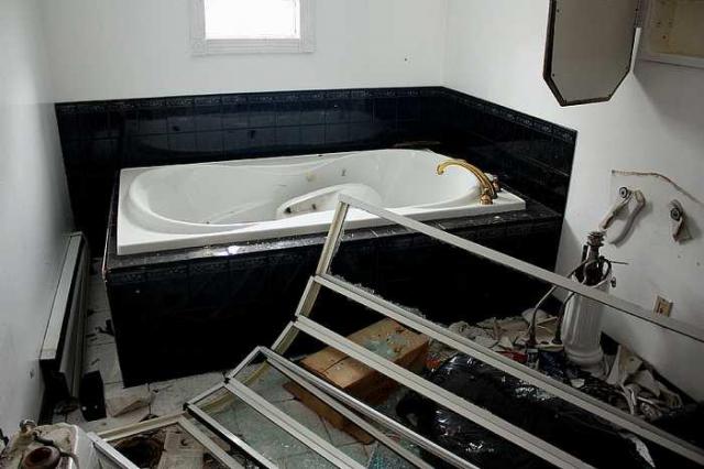 Upgrade, Downgrade photo 2