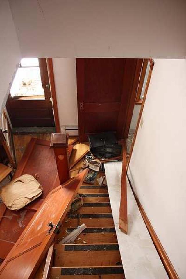 Upgrade, Downgrade photo 3