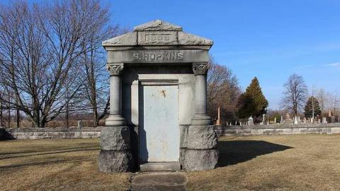 Feb 2 2016 - Hopkins-Tomb7.jpg