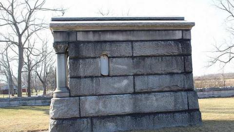 Feb 2 2016 - Hopkins-Tomb5.jpg