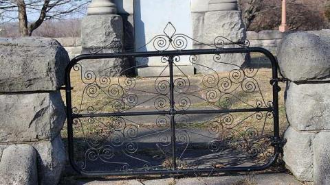 Feb 2 2016 - Hopkins-Tomb11.jpg