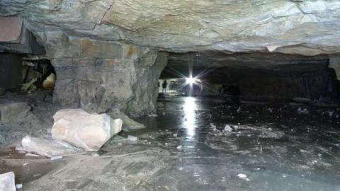Queenston Mine Dec/2013 - Queenston-Quarry-Mine-Entry57.jpg