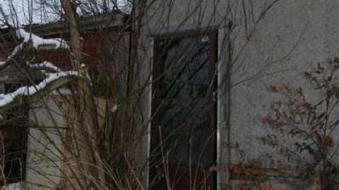 Farmhouse near Fergus - Farmhouse-NE-of-Fergus46.jpg