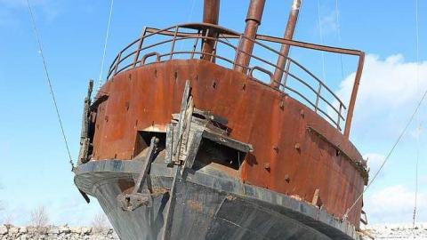 Feb 13, 2016 - Le-Grande-Hermine-Ghost-Ship44.jpg