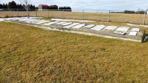 Early Essa - West-Essa-Cemetery10.jpg