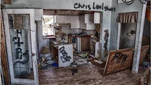 Feb 2015 - This-Guy-Stunk40.jpg