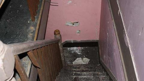 Decaying - Tall-Red-on-86129.jpg