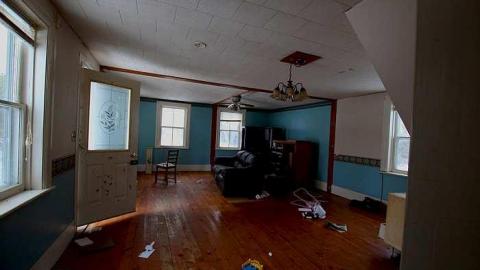 Grandma's House - House-of-Many-Rooms13.jpg