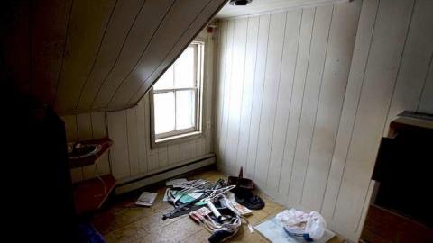 Grandma's House - House-of-Many-Rooms16.jpg