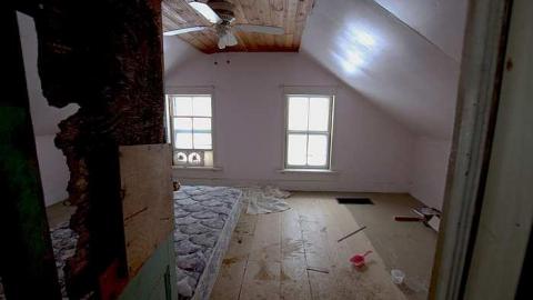 Grandma's House - House-of-Many-Rooms17.jpg