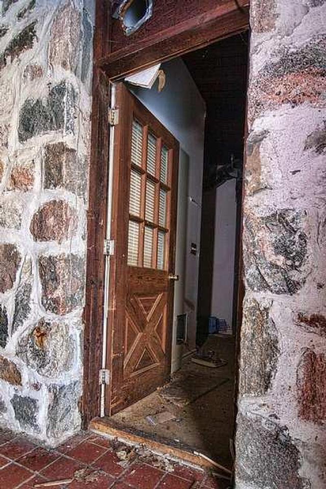 Inside photos - IMG_2036s.jpg