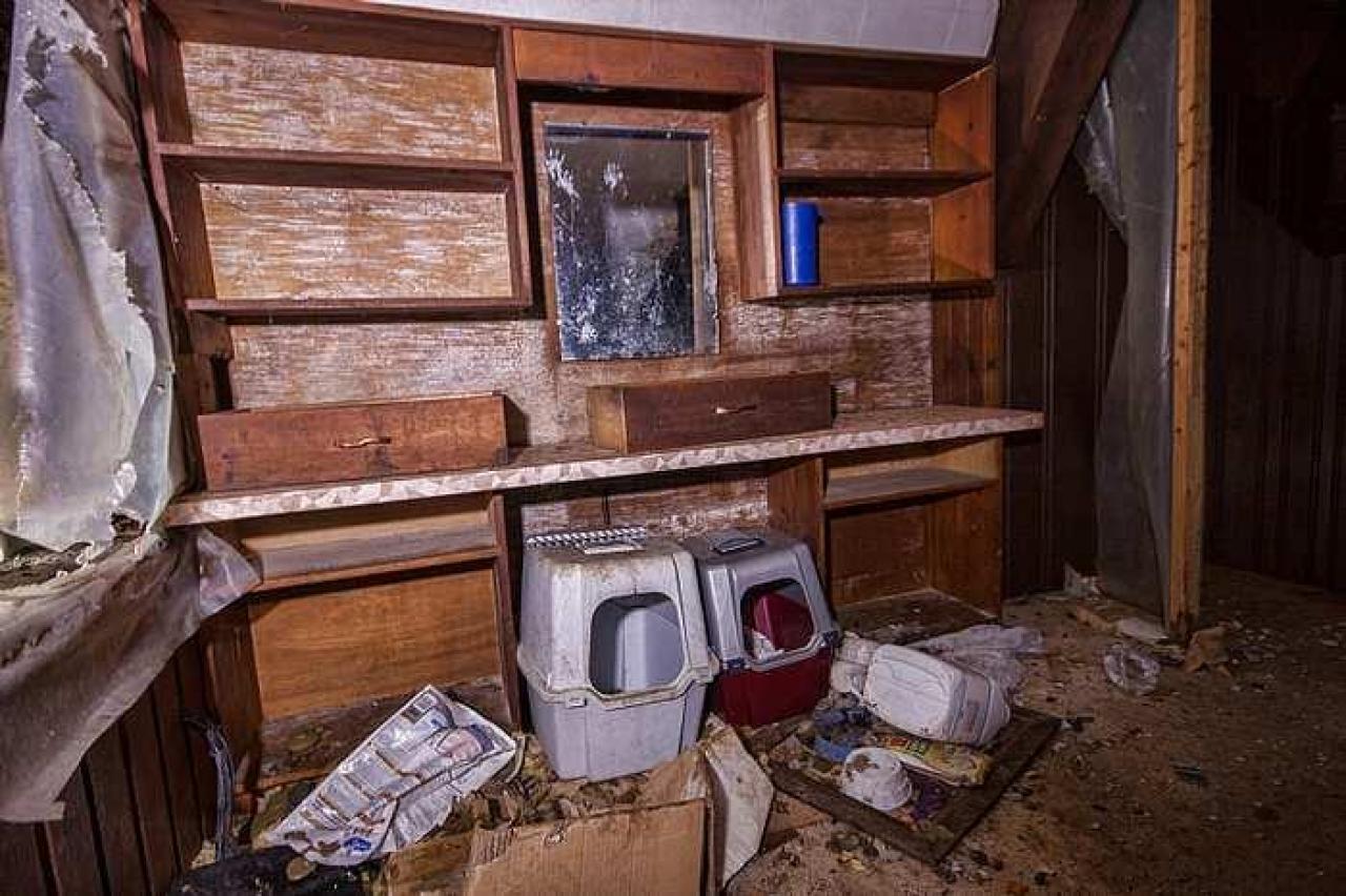 Inside photos - IMG_2052s.jpg