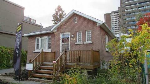 Postwar Hintonburg Bungalow - Postwar-Bungalow-in-Hintonburg14.jpg