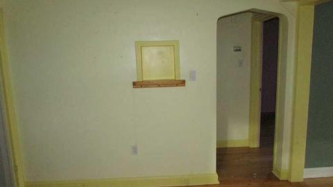 Postwar Hintonburg Bungalow - Postwar-Bungalow-in-Hintonburg4.jpg