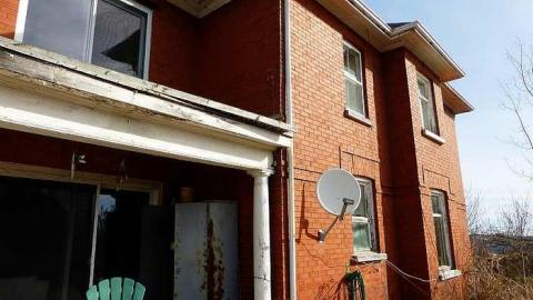 Big Tire - P1050780.jpg