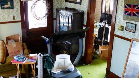 Big Tire - P1050793.jpg