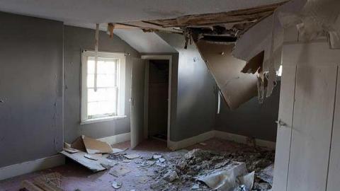 Surrounded by development - IMG_1643.jpg