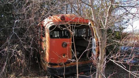 Now completely trashed - old schoolhouse6.jpg