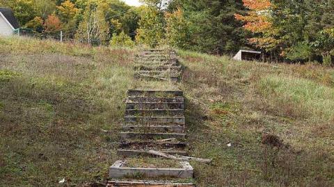 The remains of Gray Rocks - Gray-Rocks-Hotel-(Resort)1.jpg