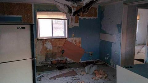 Uxbridge Abandoned House - IMG_20160321_192123.jpg