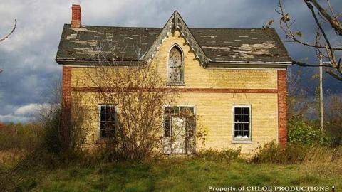 Before The Demo - Beaverton-Tim-Hortons-House1.jpg