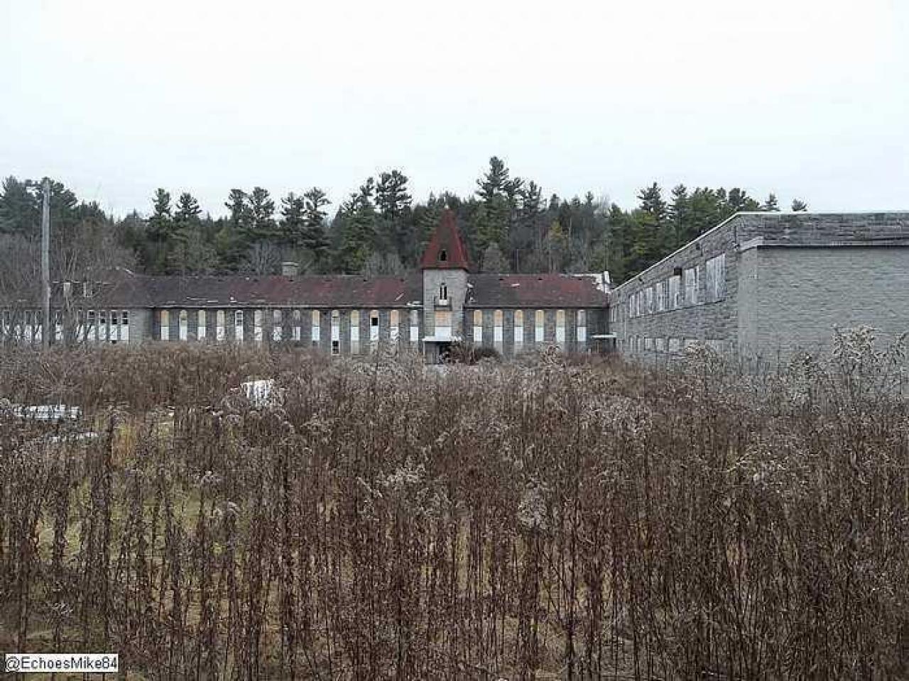 Le Manoir - j-23112595910_ef1118d07d_o.jpg