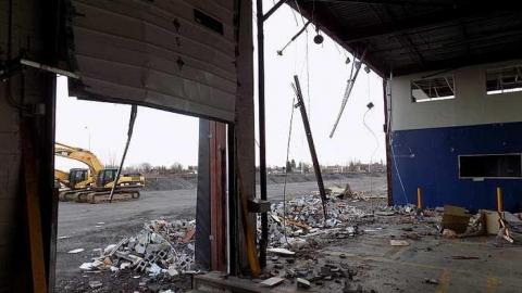 L'entrepot - Abandoned-warehouse7.jpg