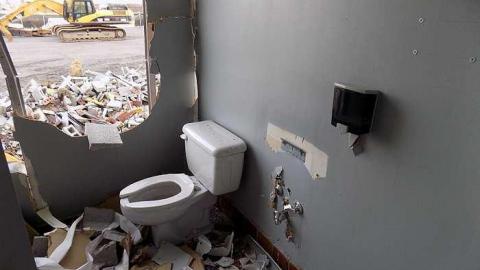 L'entrepot - Abandoned-warehouse11.jpg