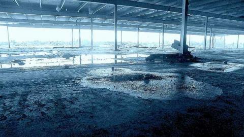 L'entrepot - Abandoned-warehouse12.jpg