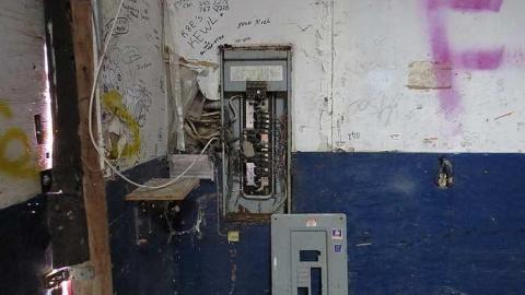 Return - Eavestrough-Building1.jpg