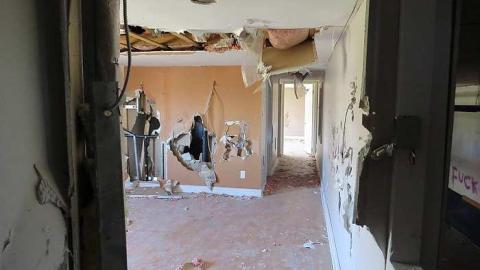 Return - Eavestrough-Building7.jpg