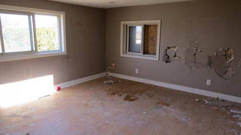 Return - Eavestrough-Building10.jpg