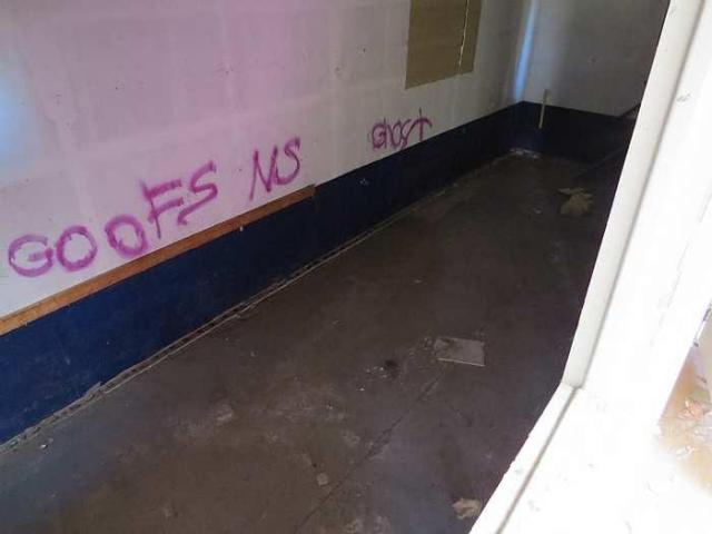 Eavestrough Building photo 4