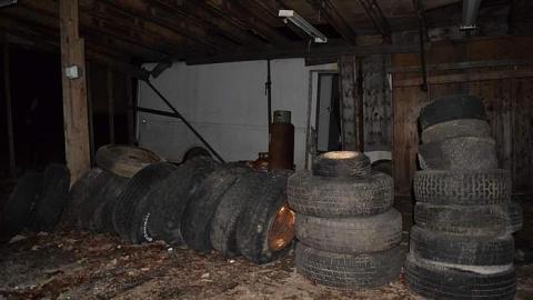 Vehicle Graveyard - DSC_0257.jpg