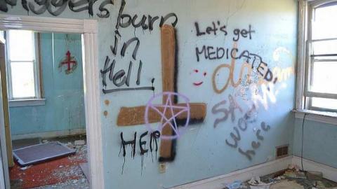 April 2016 - Cullen-Gardens206.jpg