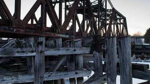 train bridge - Swing-Train-Bridge2.jpg