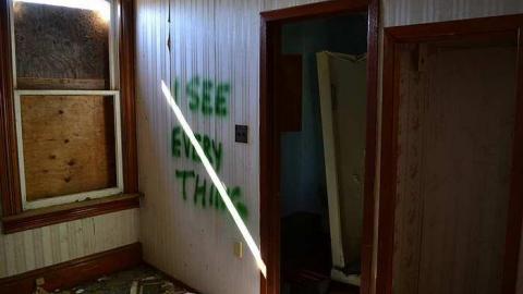 April 2016 - The-Prettiest-Street44.jpg