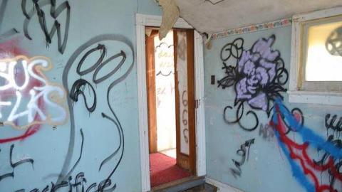 April 2016 - The-Prettiest-Street231.jpg