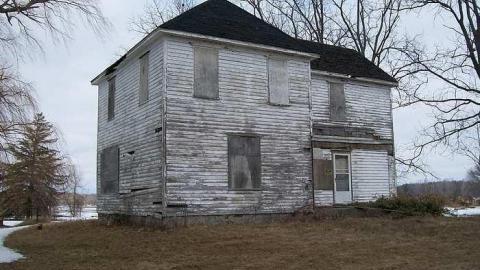 Gone... - Big-white-house25.jpg